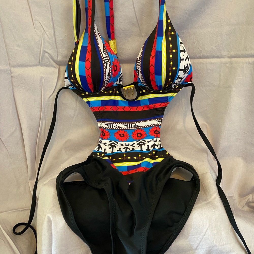 Women’s bathing suit